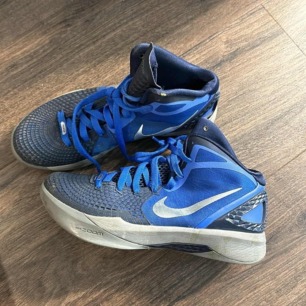 Nike Men’s Blue Hyperdunk Basketball Shoes 🫧